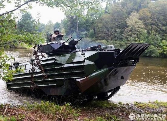 Xe chiến đấu lưỡng dụng trên bộ/dưới nước AAV-7 của Mỹ Xe chiến đấu lưỡng dụng trên bộ/dưới nước AAV-7 của Mỹ