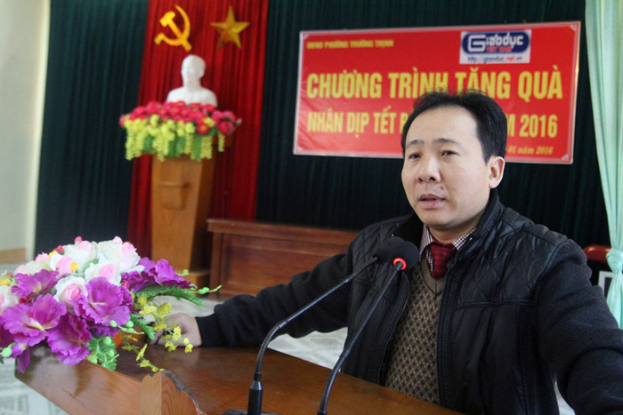 Ông Hà Tuấn Anh, Phó Chủ tịch UBND thị xã Phú Thọ bày tỏ sự tri ân, lời cảm ơn chân thành tới Báo điện tử Giáo dục Việt Nam và các nhà tài trợ.