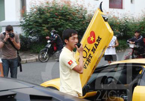 Trước đó "Hành trình siêu xe" Car & Passion diễn ra vào cuối tháng 8/2011 do Cường đô-la và Cường Luxury ở hai miền đã quy tụ được gần 30 siêu xe trứ danh tại Việt Nam từng gây xôn xao dư luận khắp trong và ngoài nước (Ảnh: Internet).