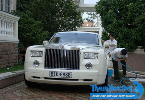 Trong đó phải kể đến các đời xe Lamborghini Gallardo SE, Ferrari 360 Spider, Ferrari F430 spider, Rolls Joyce Phantom cùng nhiều dòng xe cao cấp khác, với các biển đẹp mà bất cứ dân chơi xe nào cũng mơ ước như chiếc Ferrari biển 81K-6789, chiếc siêu xe biển 81K-8888 (Ảnh: Internet).