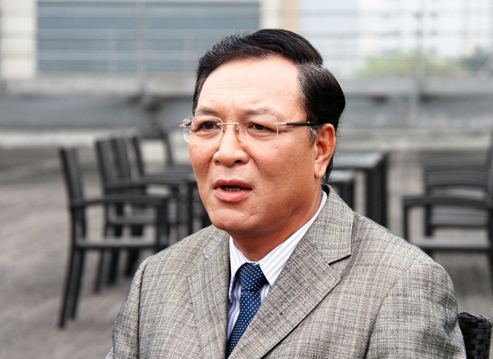 Bộ trưởng Phạm Vũ Luận trả lời các cơ quan báo chí về đề án đổi mới chương trình, sách giáo khoa với ước tính tổng kinh phí lên tới hơn 34 nghìn tỷ. Ảnh Minh Đức Bộ trưởng Phạm Vũ Luận trả lời các cơ quan báo chí về đề án đổi mới chương trình, sách giáo khoa với ước tính tổng kinh phí lên tới hơn 34 nghìn tỷ. Ảnh Minh Đức