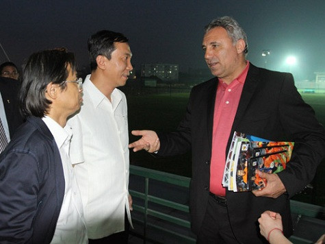 Huyền thoại Hristo Stoichkov sẽ thế chỗ ông Goetz? Huyền thoại Hristo Stoichkov sẽ thế chỗ ông Goetz?