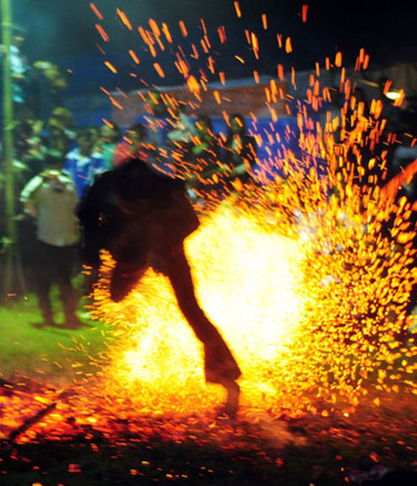 Dũng mãnh. Dũng mãnh.