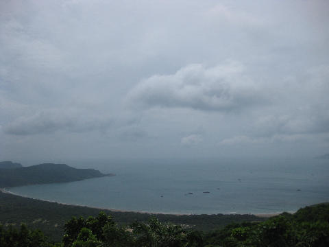 Một góc nhìn về bãi biển. Một góc nhìn về bãi biển.