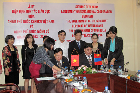 Lễ ký hợp tác giữa Chính phủ hai nước. Ảnh XT Lễ ký hợp tác giữa Chính phủ hai nước. Ảnh XT