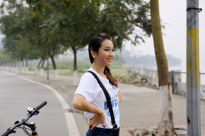 Giây phút một mình của Á khôi Du lịch Nguyễn Phương Thảo. >> HOA KHÔI SINH VIÊN YÊU KIỀU BÊN "NGỰA SẮT" >> Vẻ đẹp căng tràn của Hoa khôi Missteen Diễm Trang >>Những mỹ nhân từng học tại trường "nhà giàu" RMIT >>Miss ĐH Sư phạm Hà Nội diện áo dài cực xinh >> Phát sốt vì 4 nữ giáo viên xinh đẹp >>Hoa khôi ĐH Thương Mại 2012 duyên dáng áo dài >>Những hotgirl xinh đẹp làm "điên đảo" cư dân mạng (P8) >>Midu, Hà Min, Linh Hàn đọ dáng "nóng bỏng" >>Ngắm vẻ đẹp kiêu sa của Á hậu Hoàng Anh