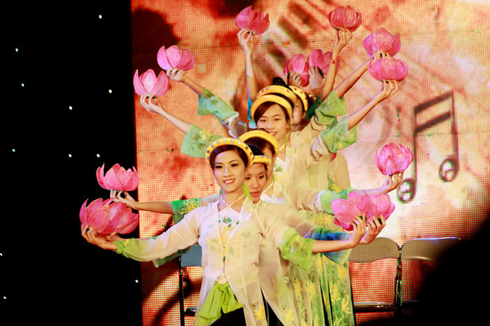 >> HOTGIRL KHẢ NGÂN, BẢO TRÂN KHIẾN SAO HÀN PHẢI GHEN TỊ >> Ngôi sao Missteen Thảo My khiến cộng đồng mạng "nổi sóng" >> MISS CUXI VIỆT HUÊ KHOE DÁNG XINH >> Hotgirl Linh Hàn gợi cảm đón mùa đông về >> Nữ sinh Học viện Hành chính hóa thân thành thôn nữ xinh đẹp >> HOA KHÔI SINH VIÊN YÊU KIỀU BÊN "NGỰA SẮT" >> Vẻ đẹp căng tràn của Hoa khôi Missteen Diễm Trang >>Những mỹ nhân từng học tại trường "nhà giàu" RMIT >> Phát sốt vì 4 nữ giáo viên xinh đẹp >>Midu, Hà Min, Linh Hàn đọ dáng "nóng bỏng"