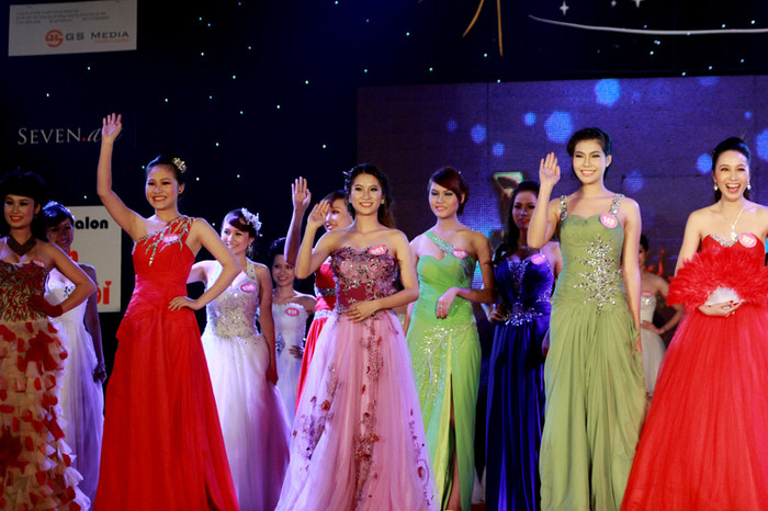 Top 5 thí sinh lọt vào vòng thi ứng xử. >> HOTGIRL KHẢ NGÂN, BẢO TRÂN KHIẾN SAO HÀN PHẢI GHEN TỊ >> Ngôi sao Missteen Thảo My khiến cộng đồng mạng "nổi sóng" >> MISS CUXI VIỆT HUÊ KHOE DÁNG XINH >> Hotgirl Linh Hàn gợi cảm đón mùa đông về >> Nữ sinh Học viện Hành chính hóa thân thành thôn nữ xinh đẹp >> HOA KHÔI SINH VIÊN YÊU KIỀU BÊN "NGỰA SẮT" >> Vẻ đẹp căng tràn của Hoa khôi Missteen Diễm Trang >>Những mỹ nhân từng học tại trường "nhà giàu" RMIT >> Phát sốt vì 4 nữ giáo viên xinh đẹp >>Midu, Hà Min, Linh Hàn đọ dáng "nóng bỏng"