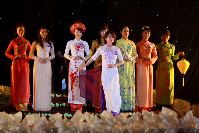 >> Phát sốt vì 4 nữ giáo viên xinh đẹp >>Hoa khôi ĐH Thương Mại 2012 duyên dáng áo dài >>Những hotgirl xinh đẹp làm "điên đảo" cư dân mạng (P8) >>Midu, Hà Min, Linh Hàn đọ dáng "nóng bỏng" >>Ngắm vẻ đẹp kiêu sa của Á hậu Hoàng Anh >>PHÁT SỐT VÌ NỮ THẠC SĨ ĐẸP NHẤT TRUNG QUỐC AI ĐẸP HƠN HOTGIRL KIM PHƯỢNG? >>Những nữ sinh diện áo dài đẹp hơn vẻ đẹp xuân thì của Mai Phương Thúy (P36) >>Phát sốt vì nữ sinh Trung Quốc đẹp như siêu mẫu >> Phát sốt vì 4 nữ giáo viên xinh đẹp >>Hoa khôi ĐH Thương Mại 2012 duyên dáng áo dài >>Những hotgirl xinh đẹp làm "điên đảo" cư dân mạng (P8) >>Midu, Hà Min, Linh Hàn đọ dáng "nóng bỏng" >>Ngắm vẻ đẹp kiêu sa của Á hậu Hoàng Anh >>PHÁT SỐT VÌ NỮ THẠC SĨ ĐẸP NHẤT TRUNG QUỐC AI ĐẸP HƠN HOTGIRL KIM PHƯỢNG? >>Những nữ sinh diện áo dài đẹp hơn vẻ đẹp xuân thì của Mai Phương Thúy (P36) >>Phát sốt vì nữ sinh Trung Quốc đẹp như siêu mẫu