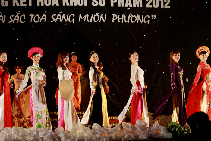 >> Phát sốt vì 4 nữ giáo viên xinh đẹp >>Hoa khôi ĐH Thương Mại 2012 duyên dáng áo dài >>Những hotgirl xinh đẹp làm "điên đảo" cư dân mạng (P8) >>Midu, Hà Min, Linh Hàn đọ dáng "nóng bỏng" >>Ngắm vẻ đẹp kiêu sa của Á hậu Hoàng Anh >>PHÁT SỐT VÌ NỮ THẠC SĨ ĐẸP NHẤT TRUNG QUỐC AI ĐẸP HƠN HOTGIRL KIM PHƯỢNG? >>Những nữ sinh diện áo dài đẹp hơn vẻ đẹp xuân thì của Mai Phương Thúy (P36) >>Phát sốt vì nữ sinh Trung Quốc đẹp như siêu mẫu >> Phát sốt vì 4 nữ giáo viên xinh đẹp >>Hoa khôi ĐH Thương Mại 2012 duyên dáng áo dài >>Những hotgirl xinh đẹp làm "điên đảo" cư dân mạng (P8) >>Midu, Hà Min, Linh Hàn đọ dáng "nóng bỏng" >>Ngắm vẻ đẹp kiêu sa của Á hậu Hoàng Anh >>PHÁT SỐT VÌ NỮ THẠC SĨ ĐẸP NHẤT TRUNG QUỐC AI ĐẸP HƠN HOTGIRL KIM PHƯỢNG? >>Những nữ sinh diện áo dài đẹp hơn vẻ đẹp xuân thì của Mai Phương Thúy (P36) >>Phát sốt vì nữ sinh Trung Quốc đẹp như siêu mẫu