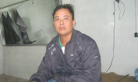 Theo anh Hoàng Khắc Sửu (ảnh Xuân Hòa)