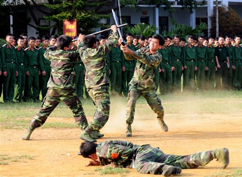 Ba, bốn đối thủ... Ba, bốn đối thủ...