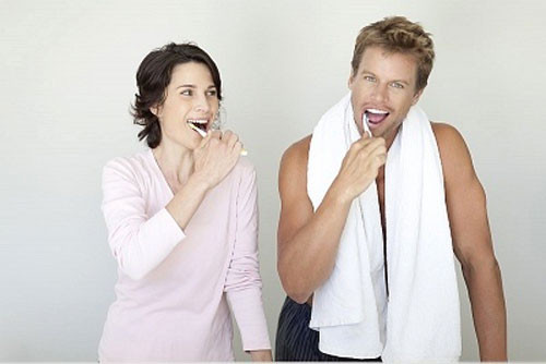 Để phòng tránh tình trạng này, đơn giản nhất và hiệu quả nhất là bạn nên đánh răng sạch sẽ và đúng cách mỗi ngày ít nhất 2 lần sau các bữa ăn. Hoạt động này nên trở thành thói quen cơ bản, để trong mọi tình huống, bạn vẫn giữ nhịp để giữ gìn sức khỏe răng miệng và toàn bộ cơ thể. Một cuộc sống lành mạnh, giữ cân bằng tần suất công việc, học hành và cuộc sống riêng, không ăn kiêng thiếu khoa học là những điều nên áp dụng trong cuộc sống hiện đại ngày nay. Để phòng tránh tình trạng này, đơn giản nhất và hiệu quả nhất là bạn nên đánh răng sạch sẽ và đúng cách mỗi ngày ít nhất 2 lần sau các bữa ăn. Hoạt động này nên trở thành thói quen cơ bản, để trong mọi tình huống, bạn vẫn giữ nhịp để giữ gìn sức khỏe răng miệng và toàn bộ cơ thể. Một cuộc sống lành mạnh, giữ cân bằng tần suất công việc, học hành và cuộc sống riêng, không ăn kiêng thiếu khoa học là những điều nên áp dụng trong cuộc sống hiện đại ngày nay.