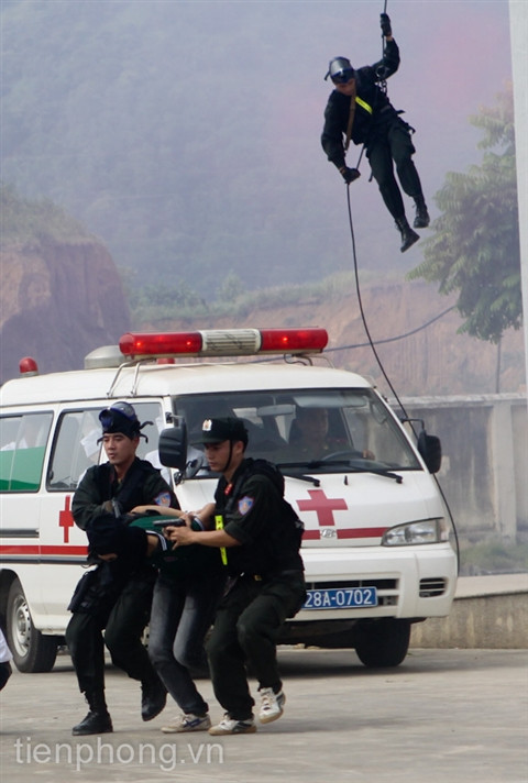 Bọn khủng bố bị hạ gục..