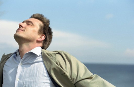 Khuyến nghị: khi gặp phải việc không vui, có thể hít thở sâu, hai tay giơ ngang để điều tiết trạng thái cơ thể, đưa độc tố đẩy ra ngoài. Khuyến nghị: khi gặp phải việc không vui, có thể hít thở sâu, hai tay giơ ngang để điều tiết trạng thái cơ thể, đưa độc tố đẩy ra ngoài.