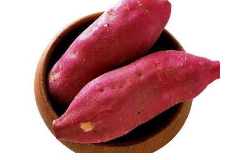 Khoai lang: Khoai lang là một trong những loại củ giàu dinh dưỡng nhất trong họ củ quả nên rất phong phú chất chống oxy hóa và chất giảm sưng. Khoai lang cung cấp một lượng đường glucose cần thiết cho hoạt động não bộ, cơ bắp và các bộ phận khác của cơ thể. Khoai lang: Khoai lang là một trong những loại củ giàu dinh dưỡng nhất trong họ củ quả nên rất phong phú chất chống oxy hóa và chất giảm sưng. Khoai lang cung cấp một lượng đường glucose cần thiết cho hoạt động não bộ, cơ bắp và các bộ phận khác của cơ thể.