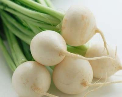 Củ cải: Có thể gọi củ cải là người bạn thân thiết của tim, xương và mắt vì loại củ này rất giàu vitamin, chất chống oxy hóa và canxi. Củ cải giúp tăng cường hoạt động mạch máu để chúng vận hành hiệu quả hơn, ngăn ngừa tình trạng tắc mạch máu dẫn đến bệnh tim mạch. Củ cải: Có thể gọi củ cải là người bạn thân thiết của tim, xương và mắt vì loại củ này rất giàu vitamin, chất chống oxy hóa và canxi. Củ cải giúp tăng cường hoạt động mạch máu để chúng vận hành hiệu quả hơn, ngăn ngừa tình trạng tắc mạch máu dẫn đến bệnh tim mạch.