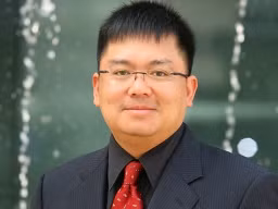 Ông Hoàng Nam Tiến (43 tuổi) - Chủ tịch FPT Software Ông Hoàng Nam Tiến (43 tuổi) - Chủ tịch FPT Software