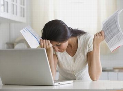 Những phụ nữ ngủ không đủ giấc thường có cảm giác choáng váng, thậm chí nếu tình trạng này kéo dài mười năm thì nguy cơ mắc bệnh tim của họ sẽ cao hơn. Một nghiên cứu khác lại cho thấy, thiếu ngủ có thể dẫn đến sự mất cân bằng hóc-môn liên quan đến trọng lượng cơ thể (khuyến khích tế bào tích lũy chất béo và giảm khả năng đốt cháy mỡ thừa). Những phụ nữ ngủ không đủ giấc thường có cảm giác choáng váng, thậm chí nếu tình trạng này kéo dài mười năm thì nguy cơ mắc bệnh tim của họ sẽ cao hơn. Một nghiên cứu khác lại cho thấy, thiếu ngủ có thể dẫn đến sự mất cân bằng hóc-môn liên quan đến trọng lượng cơ thể (khuyến khích tế bào tích lũy chất béo và giảm khả năng đốt cháy mỡ thừa).