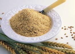 Cám lúa mì: Một nghiên cứu mới đây của Hội Sức Khỏe Mỹ cho thấy, cám lúa mì (wheat bran) rất giàu chất xơ không hòa tan trong nước, có khả năng giảm thiểu lượng estrogen trong máu. Từ đó người ta suy đoán rằng chất xơ trong cám lúa mì có thể giảm thiểu nguy cơ mắc bệnh ung thư vú.