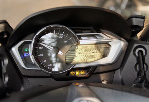 Trong đó, bản C600 Sport chỉ mất 7,1 giây để tăng tốc từ 0-100 km/h trong khi đó bản C650 GT chậm hơn đôi chút, ở mức 7,5 giây. Trong đó, bản C600 Sport chỉ mất 7,1 giây để tăng tốc từ 0-100 km/h trong khi đó bản C650 GT chậm hơn đôi chút, ở mức 7,5 giây.