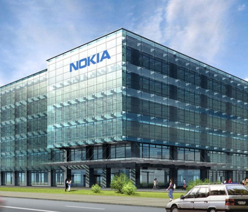 Đại gia di động Nokia đã có một năm đầy khó khăn. Sau khi liên tục đánh mất thị phần, hãng này còn để Samsung vượt mặt và chiếm ngôi vị nhà sản xuất điện thoại di động lớn nhất thế giới hồi đầu năm. Giá cổ phiếu Nokia đã giảm hơn 50% trong năm qua và công ty này cũng thông báo sẽ cắt 10.000 lao động để tiết kiệm chi phí. Đại gia di động Nokia đã có một năm đầy khó khăn. Sau khi liên tục đánh mất thị phần, hãng này còn để Samsung vượt mặt và chiếm ngôi vị nhà sản xuất điện thoại di động lớn nhất thế giới hồi đầu năm. Giá cổ phiếu Nokia đã giảm hơn 50% trong năm qua và công ty này cũng thông báo sẽ cắt 10.000 lao động để tiết kiệm chi phí.