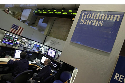 2. Goldman Sachs: Giá trị thương hiệu giảm: 16%; giá trị hiện tại: 7,6 tỷ USD (xếp thứ 48); công ty mẹ: Goldman Sachs; doanh thu thay đổi trong 1 năm: -23,2%; lĩnh vực: Dịch vụ tài chính 2. Goldman Sachs: Giá trị thương hiệu giảm: 16%; giá trị hiện tại: 7,6 tỷ USD (xếp thứ 48); công ty mẹ: Goldman Sachs; doanh thu thay đổi trong 1 năm: -23,2%; lĩnh vực: Dịch vụ tài chính