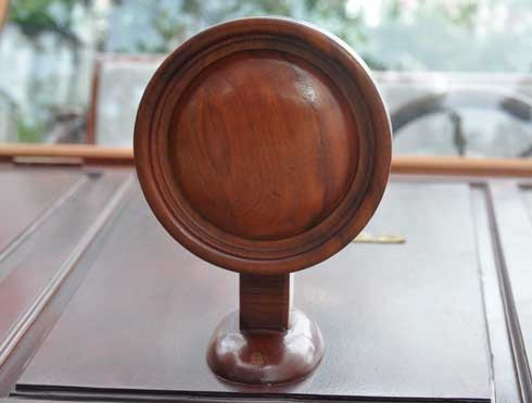 Đèn giả phía trước. Thiết kế xe này được chủ nhân cho biết không giống bất kỳ khuôn mẫu nào. Đèn giả phía trước. Thiết kế xe này được chủ nhân cho biết không giống bất kỳ khuôn mẫu nào.