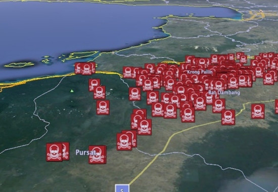 Bãi mìn tại Campuchia: HALO - tổ chức bảo vệ con người khỏi các di chứng sau chiến tranh - sử dụng Google Earth để khoanh vùng những bãi mìn tại Campuchia và Angola. Một trong những khu vực nguy hiểm nhất đang nằm giữa biên giới của Campuchia và Thái Lan. Bãi mìn tại Campuchia: HALO - tổ chức bảo vệ con người khỏi các di chứng sau chiến tranh - sử dụng Google Earth để khoanh vùng những bãi mìn tại Campuchia và Angola. Một trong những khu vực nguy hiểm nhất đang nằm giữa biên giới của Campuchia và Thái Lan.