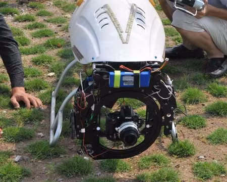 Cận cảnh "thiết bị quan sát" - máy ảnh số NIKON trên UAV TITAN.