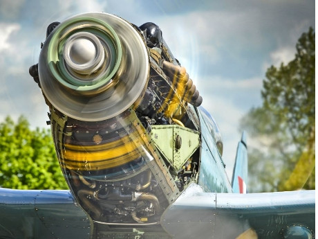 Máy bay Spitfire tại căn cứ RAF Coningsby đang chạy thử dưới mặt đất vì gặp trục trặc tiếp nhiên liệu và ở động cơ. Máy bay Spitfire tại căn cứ RAF Coningsby đang chạy thử dưới mặt đất vì gặp trục trặc tiếp nhiên liệu và ở động cơ.