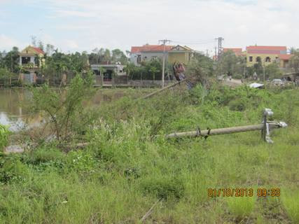 Cột điện bị gió bão xô đổ ngổn ngang tại Quảng Bình Cột điện bị gió bão xô đổ ngổn ngang tại Quảng Bình