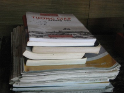 Những quyển sách quý trong ngôi nhà nơi làng quê của Đại tướng Võ Nguyên Giáp Những quyển sách quý trong ngôi nhà nơi làng quê của Đại tướng Võ Nguyên Giáp