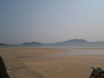 Nằm cách đó không xa là Hòn Cỏ, Hòn La Nằm cách đó không xa là Hòn Cỏ, Hòn La