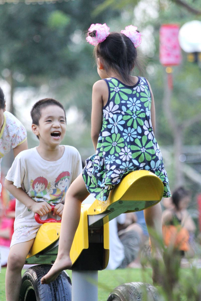 Bập bênh cùng bạn.