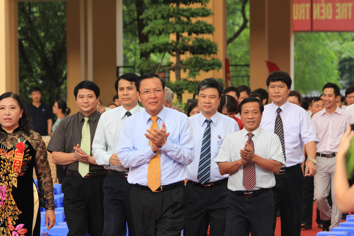 >> Những hình ảnh ấn tượng về trẻ em ở Trường Sa >> Cô giáo 9X xinh đẹp của Trường Chuyên Hà Nội - Amsterdam