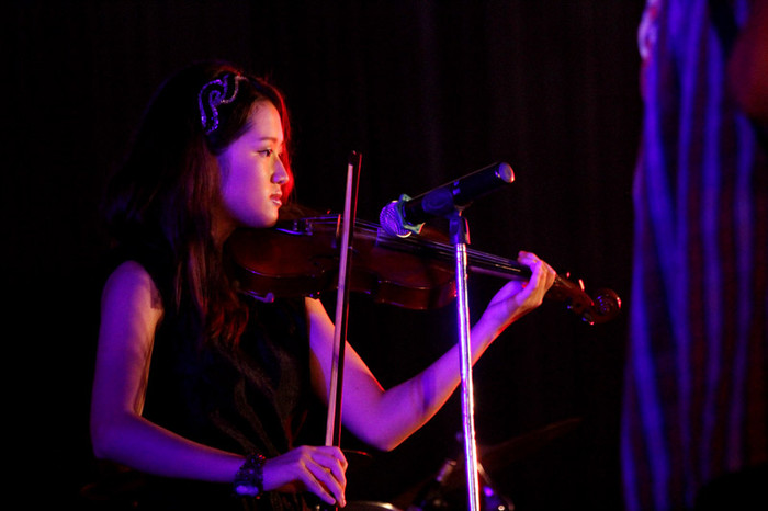 Du dương với những bản nhạc trữ tình. Chùm ảnh: Học sinh đến trường trên con đường... "tử thần" Điểm danh những hot girl "siêu kute" làm "điên đảo" mạng facebook Những gương mặt sáng giá nhất vòng 3 Imiss Thăng Long 2012