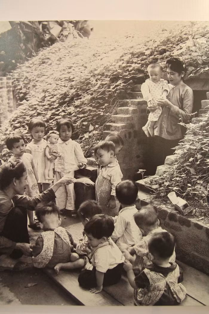 Một nhà trẻ trên phố Thợ Nhuộm, Hà Nội. >>Chàng trai không tay người Dao đỗ Đại học >>Đáng yêu những thiên thần nhỏ ngày khai trường >>Những hình ảnh đẹp nhất lễ khai giảng 2012 Một nhà trẻ trên phố Thợ Nhuộm, Hà Nội. >>Chàng trai không tay người Dao đỗ Đại học >>Đáng yêu những thiên thần nhỏ ngày khai trường >>Những hình ảnh đẹp nhất lễ khai giảng 2012