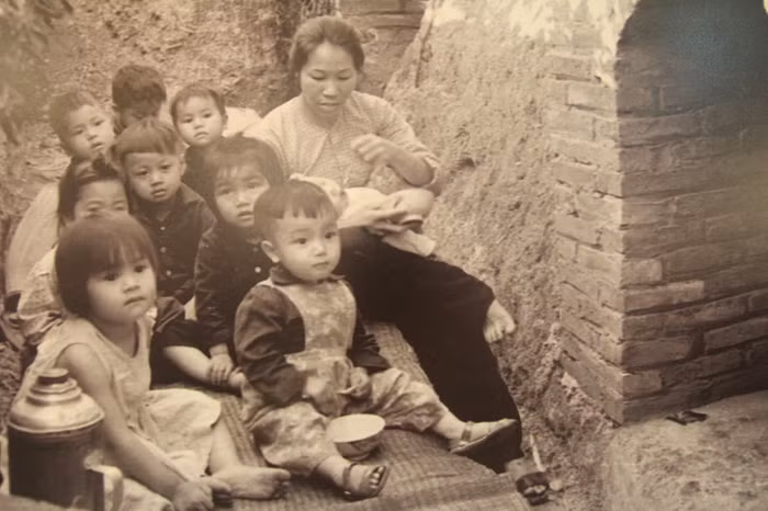 Nhà trẻ của Xí nghiệp công nghệ Quảng Ninh có hầm tránh bom cho các trẻ rất vững chắc. >>Chàng trai không tay người Dao đỗ Đại học >>Đáng yêu những thiên thần nhỏ ngày khai trường >>Những hình ảnh đẹp nhất lễ khai giảng 2012 Nhà trẻ của Xí nghiệp công nghệ Quảng Ninh có hầm tránh bom cho các trẻ rất vững chắc. >>Chàng trai không tay người Dao đỗ Đại học >>Đáng yêu những thiên thần nhỏ ngày khai trường >>Những hình ảnh đẹp nhất lễ khai giảng 2012