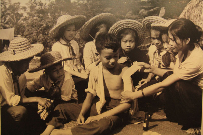 Lớp học băng bó vết thương phòng khi có tình huống xấu xảy ra >>Chàng trai không tay người Dao đỗ Đại học >>Đáng yêu những thiên thần nhỏ ngày khai trường >>Những hình ảnh đẹp nhất lễ khai giảng 2012