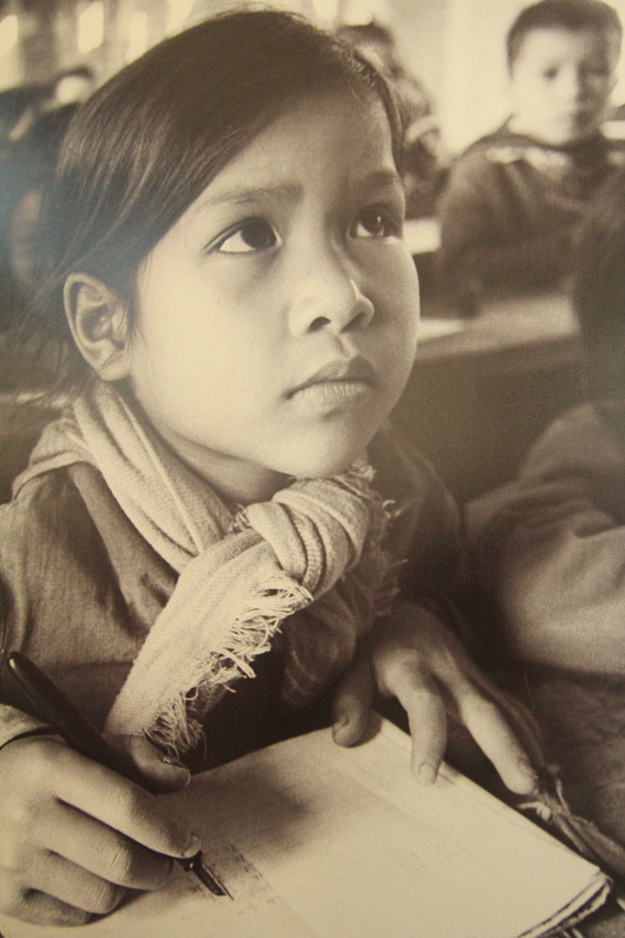 Học sinh chăm chú nghe giảng và chép bài. >>Chàng trai không tay người Dao đỗ Đại học >>Đáng yêu những thiên thần nhỏ ngày khai trường >>Những hình ảnh đẹp nhất lễ khai giảng 2012