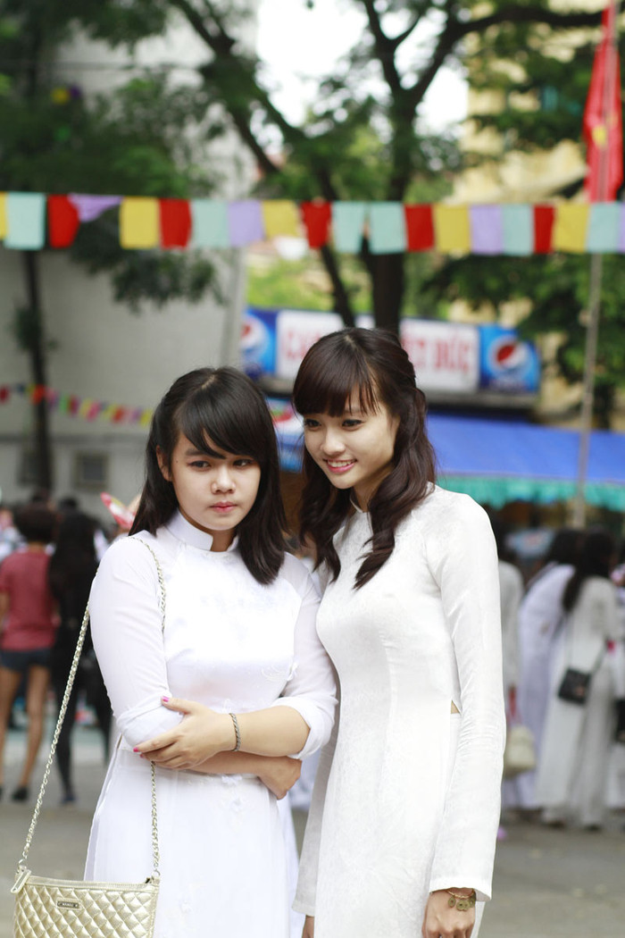 >>Gặp cô giáo siêu kute trong ngày khai giảng trường Ams >>Xúc động hình ảnh chú lính chì Thiện Nhân vào lớp 1 >>Xúc động clip: Học sinh khiếm thính hát Quốc ca bằng tay >>Gặp cô giáo siêu kute trong ngày khai giảng trường Ams >>Xúc động hình ảnh chú lính chì Thiện Nhân vào lớp 1 >>Xúc động clip: Học sinh khiếm thính hát Quốc ca bằng tay