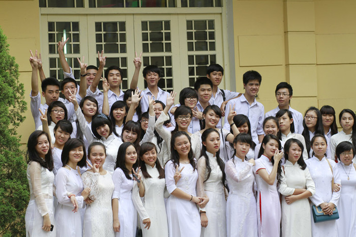 >>Gặp cô giáo siêu kute trong ngày khai giảng trường Ams >>Xúc động hình ảnh chú lính chì Thiện Nhân vào lớp 1 >>Xúc động clip: Học sinh khiếm thính hát Quốc ca bằng tay >>Gặp cô giáo siêu kute trong ngày khai giảng trường Ams >>Xúc động hình ảnh chú lính chì Thiện Nhân vào lớp 1 >>Xúc động clip: Học sinh khiếm thính hát Quốc ca bằng tay