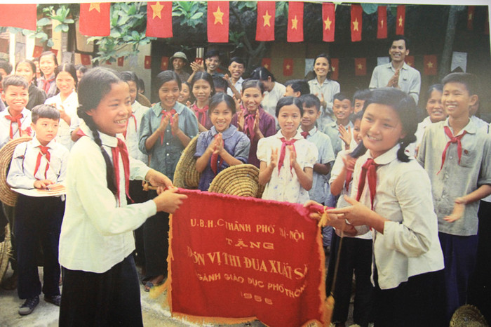 Niềm vui đón thành quả thi đua sau một năm học. >>Chàng trai không tay người Dao đỗ Đại học >>Đáng yêu những thiên thần nhỏ ngày khai trường >>Những hình ảnh đẹp nhất lễ khai giảng 2012 Niềm vui đón thành quả thi đua sau một năm học. >>Chàng trai không tay người Dao đỗ Đại học >>Đáng yêu những thiên thần nhỏ ngày khai trường >>Những hình ảnh đẹp nhất lễ khai giảng 2012