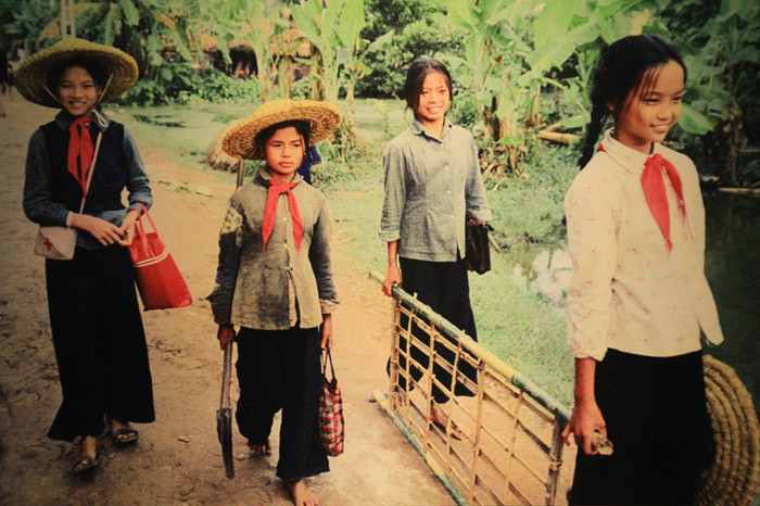 Hành trang của học sinh thời chiến khi tới trường, ngoài sách vở còn có túi cứu thương và cả cáng bằng tre như thế này. >>Những bức ảnh đen trắng quý hiếm về học sinh thời chiến >>Chàng trai không tay người Dao đỗ đại học >>Những hotgirl xinh tươi rạng rỡ ngày khai trường Hành trang của học sinh thời chiến khi tới trường, ngoài sách vở còn có túi cứu thương và cả cáng bằng tre như thế này. >>Những bức ảnh đen trắng quý hiếm về học sinh thời chiến >>Chàng trai không tay người Dao đỗ đại học >>Những hotgirl xinh tươi rạng rỡ ngày khai trường