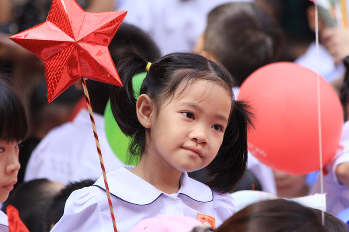 Đi khai giảng được bố mẹ “trang bị” thêm một đèn ông sao Chùm ảnh: Nữ sinh cực "xì tin" trong ngày khai trường >>Nữ sinh đẹp rạng ngời ngày khai trường >>Những thầy cô là hotgirl, hotboy nổi đình nổi đám Đi khai giảng được bố mẹ “trang bị” thêm một đèn ông sao Chùm ảnh: Nữ sinh cực "xì tin" trong ngày khai trường >>Nữ sinh đẹp rạng ngời ngày khai trường >>Những thầy cô là hotgirl, hotboy nổi đình nổi đám