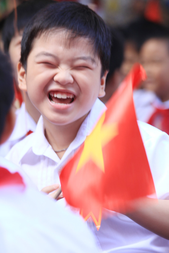 Tươi cười cùng bạn bè tới trường sau quãng thời gian nghỉ hè. Chùm ảnh: Nữ sinh cực "xì tin" trong ngày khai trường >>Nữ sinh đẹp rạng ngời ngày khai trường >>Những thầy cô là hotgirl, hotboy nổi đình nổi đám Tươi cười cùng bạn bè tới trường sau quãng thời gian nghỉ hè. Chùm ảnh: Nữ sinh cực "xì tin" trong ngày khai trường >>Nữ sinh đẹp rạng ngời ngày khai trường >>Những thầy cô là hotgirl, hotboy nổi đình nổi đám