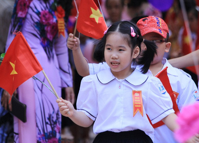 Chùm ảnh: Nữ sinh cực "xì tin" trong ngày khai trường >>Nữ sinh đẹp rạng ngời ngày khai trường >>Những thầy cô là hotgirl, hotboy nổi đình nổi đám Chùm ảnh: Nữ sinh cực "xì tin" trong ngày khai trường >>Nữ sinh đẹp rạng ngời ngày khai trường >>Những thầy cô là hotgirl, hotboy nổi đình nổi đám