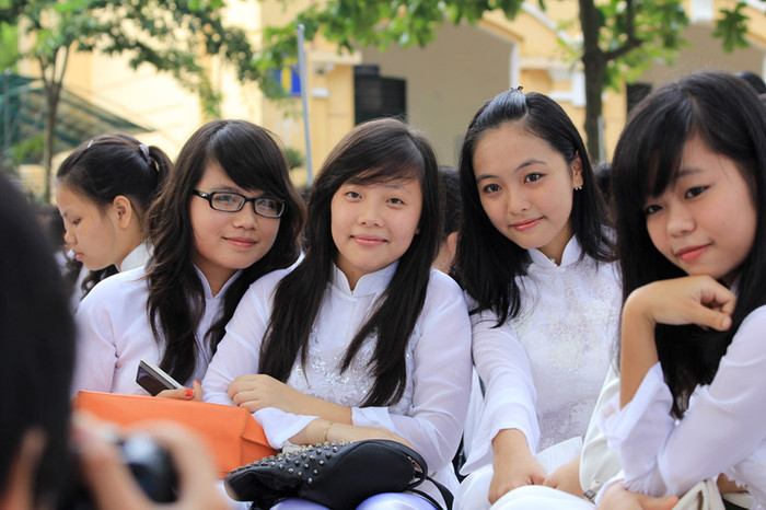 Ghi lại những khoảnh khắc đáng nhớ cùng bạn ngày khai giảng. Chùm ảnh: Giới trẻ Hà Thành chào Quốc khánh bằng đàn ghita >>Nữ sinh đẹp rạng ngời ngày khai trường Rơi nước mắt, học sinh quỳ đất trong lễ khai giảng Phát sốt vì cô giáo 9X xinh đẹp của trường Chuyên Hà Nội - Amsterdam Ghi lại những khoảnh khắc đáng nhớ cùng bạn ngày khai giảng. Chùm ảnh: Giới trẻ Hà Thành chào Quốc khánh bằng đàn ghita >>Nữ sinh đẹp rạng ngời ngày khai trường Rơi nước mắt, học sinh quỳ đất trong lễ khai giảng Phát sốt vì cô giáo 9X xinh đẹp của trường Chuyên Hà Nội - Amsterdam