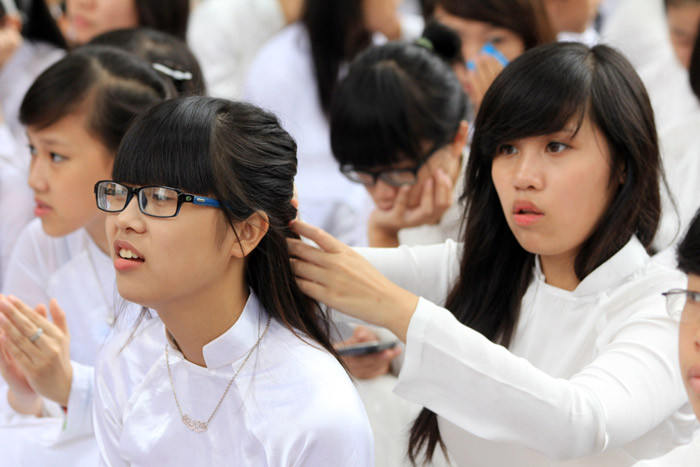 Chùm ảnh: Giới trẻ Hà Thành chào Quốc khánh bằng đàn ghita >>Nữ sinh đẹp rạng ngời ngày khai trường Rơi nước mắt, học sinh quỳ đất trong lễ khai giảng Phát sốt vì cô giáo 9X xinh đẹp của trường Chuyên Hà Nội - Amsterdam Chùm ảnh: Giới trẻ Hà Thành chào Quốc khánh bằng đàn ghita >>Nữ sinh đẹp rạng ngời ngày khai trường Rơi nước mắt, học sinh quỳ đất trong lễ khai giảng Phát sốt vì cô giáo 9X xinh đẹp của trường Chuyên Hà Nội - Amsterdam
